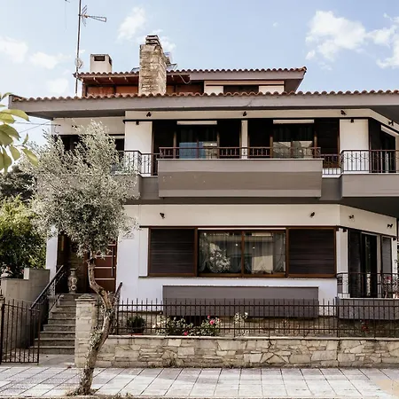 Luxury Grand - 4 Bedrooms -free Parking - Center