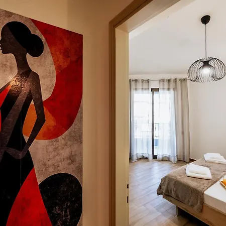 Luxury Grand - 4 Bedrooms -free Parking - Center * Serres