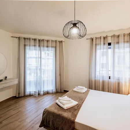 Luxury Grand - 4 Bedrooms -free Parking - Center * Serres