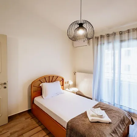 Luxury Grand - 4 Bedrooms -free Parking - Center Serres