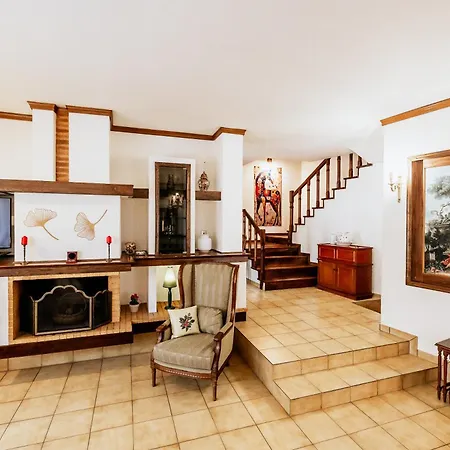 Luxury Grand - 4 Bedrooms -free Parking - Center Villa Serres