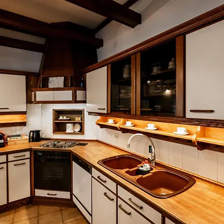 Luxury Grand - 4 Bedrooms -free Parking - Center Serres
