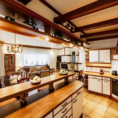 Villa Luxury Grand - 4 Bedrooms -free Parking - Center